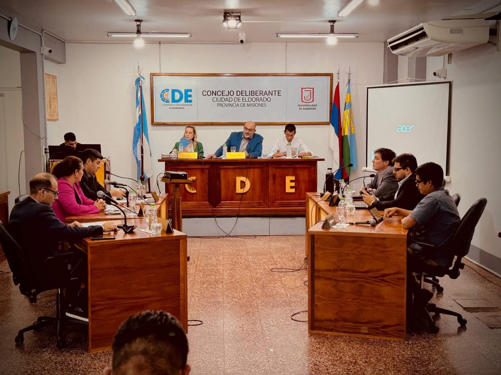 Frey: "Hay 60 empleados en planta permanente, más el personal político de cada concejal"